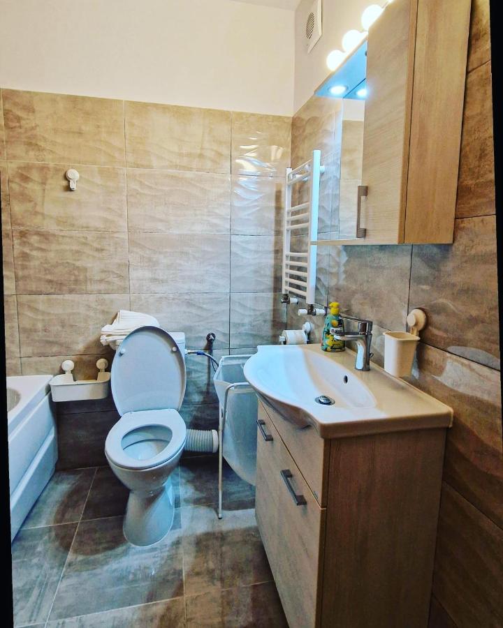 Lux & Confort - Apartament 3 Camere Bucarest Esterno foto