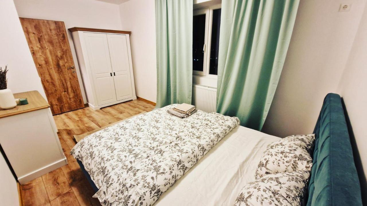 Lux & Confort - Apartament 3 Camere Bucarest Esterno foto