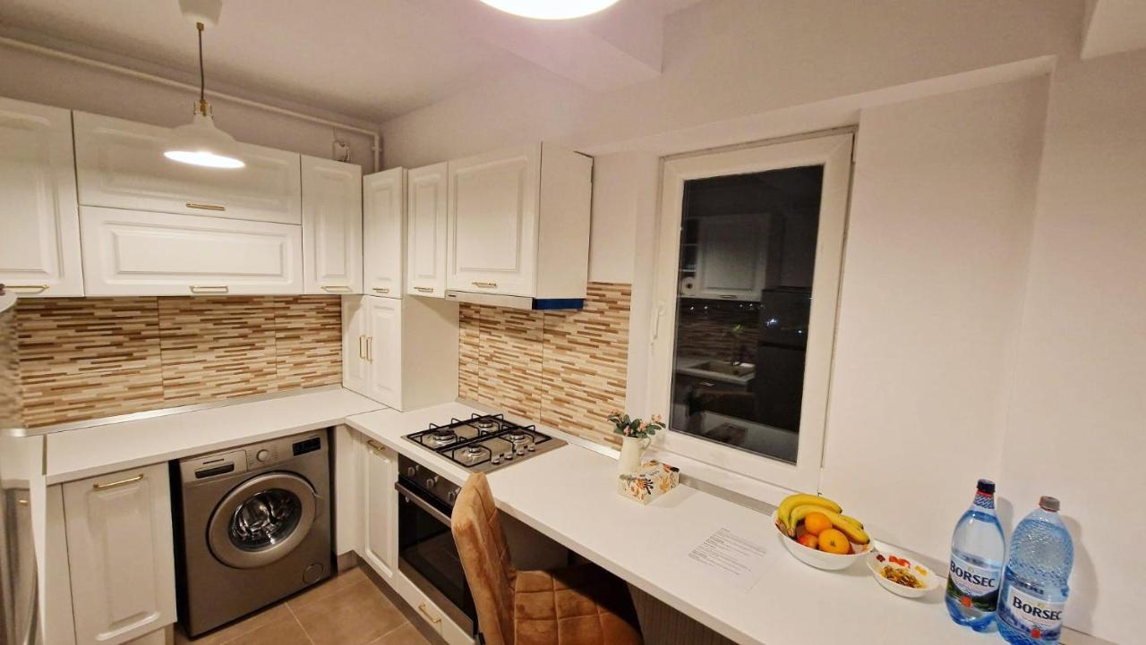 Lux & Confort - Apartament 3 Camere Bucarest Esterno foto